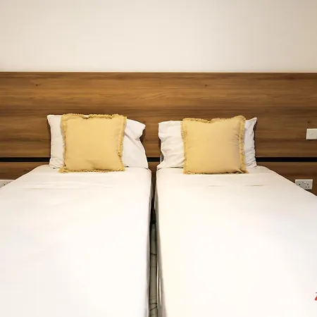 Hotel Coastal Charm Collection By Zzzing St. Paul's Bay
